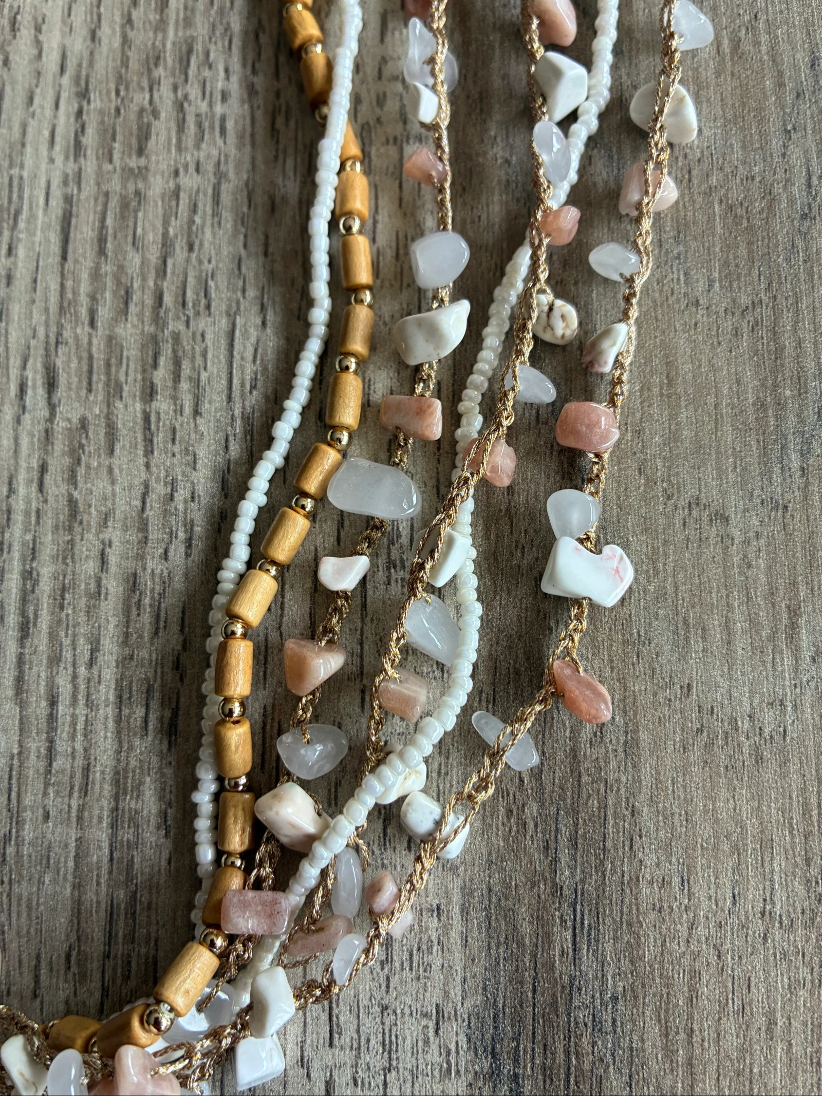 Bohemian necklace with stones and ecru beads – photo 2